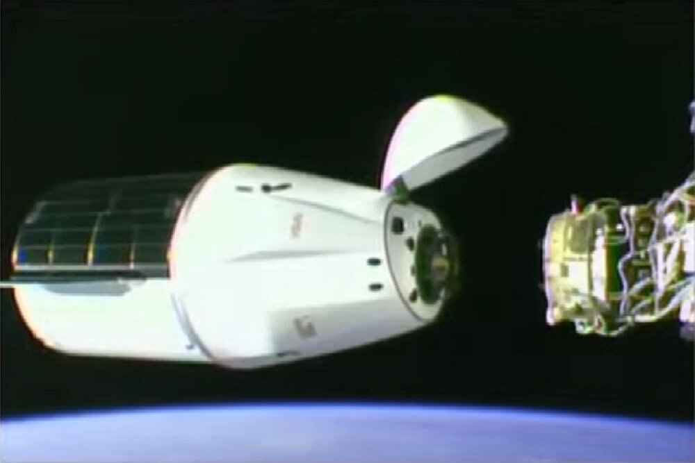 فیلمی از اتصال کپسول «دراگون» به «ایستگاه فضایی بین‌المللی»