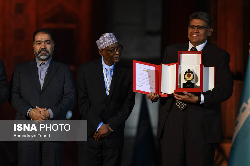 رقابت‌ کشورهای مسلمان برای بهره‌گیری از ظرفیت جایزه مصطفی (ص) برای حل مسائل