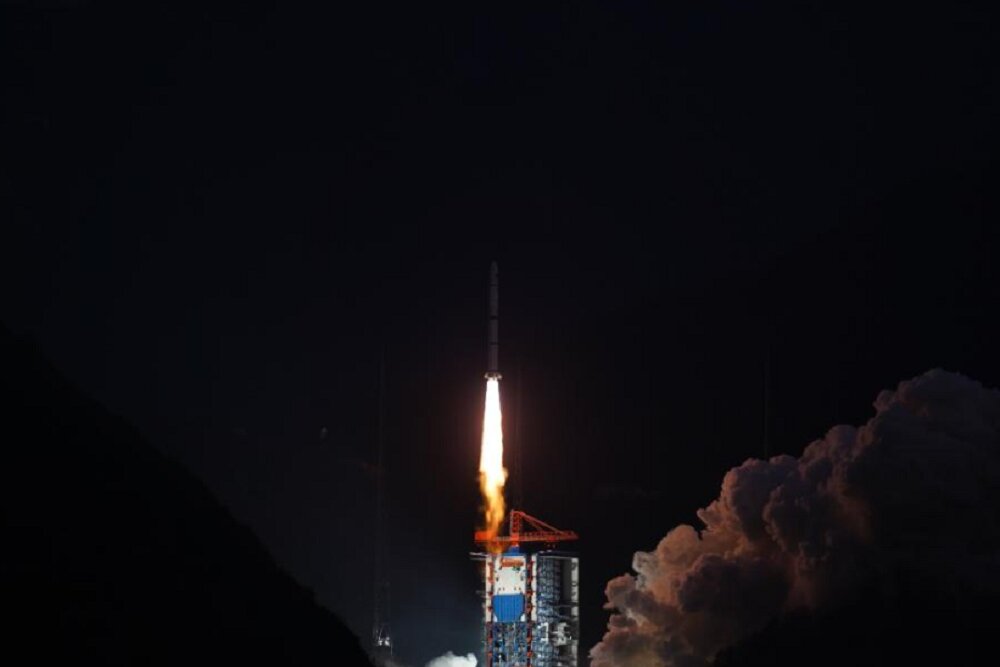 چین ۱۱ ماهواره ارتباطی را به مدار زمین پرتاب کرد